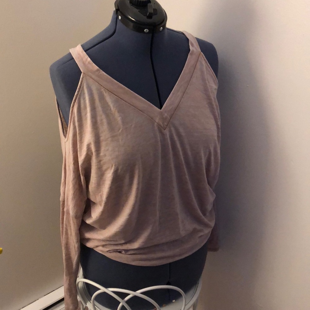 Express cold shoulder long sleeved top!